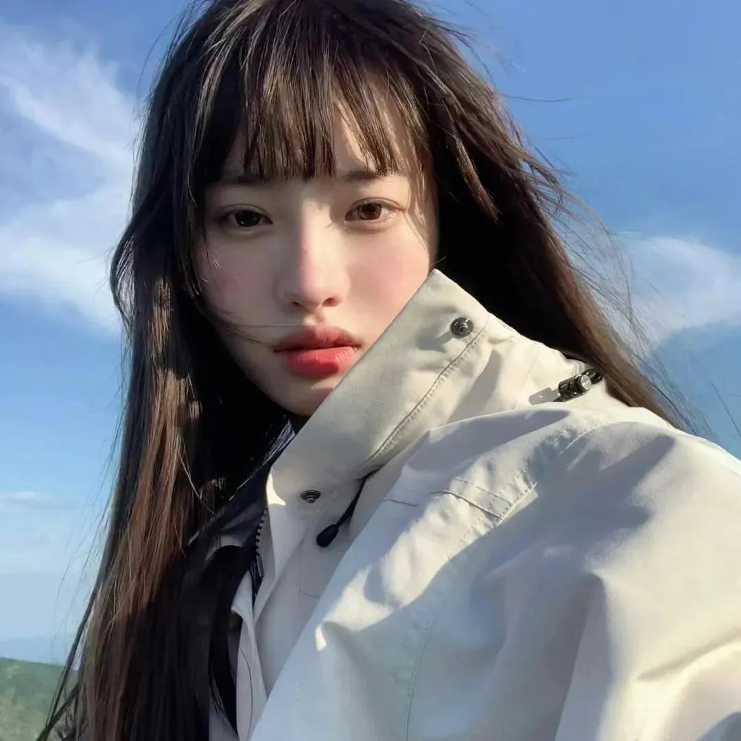 黑衣女孩